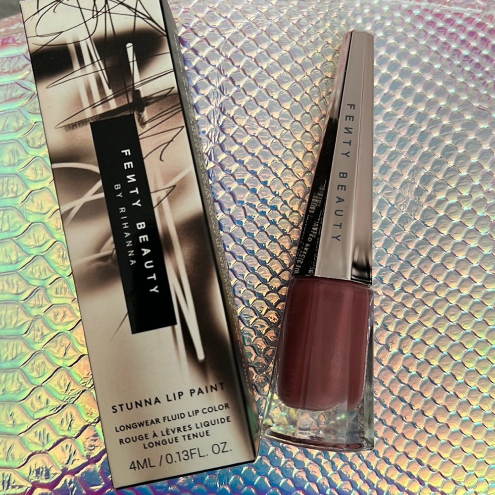 FENTY Stunna Lip Paint in Uncuffed